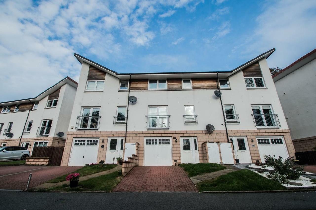 Orange Town House - Shaw Road, Only 6 Minutes To City Centre Aberdeen Exterior photo